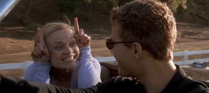Reese Witherspoon dans une voiture