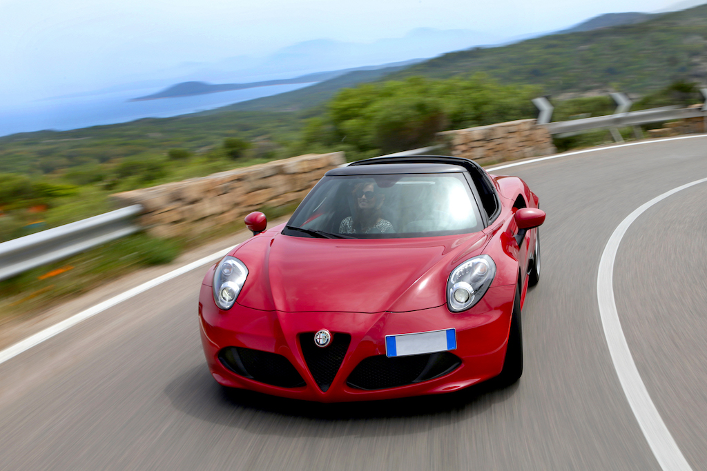 Alfa Romeo 4C rouge