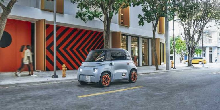 Quel modèle choisir pour louer une voiture électrique sans permis ?
