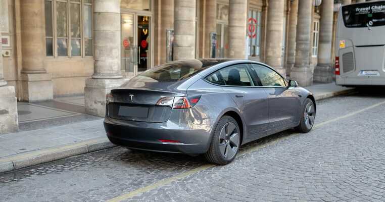 Quel est le prix d&rsquo;une location de batterie pour voiture électrique ?