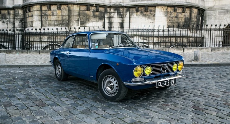 Location d’une voiture de collection à Paris : entre passion et adrénaline