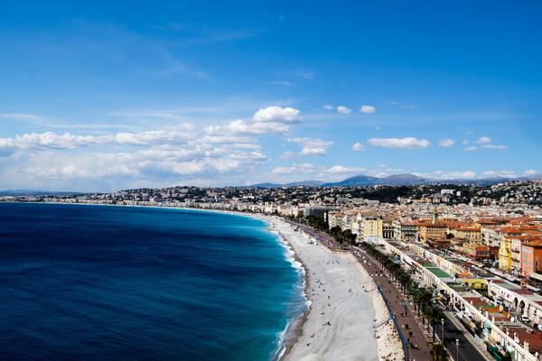 Peut-on mettre sa voiture en location à Nice ?