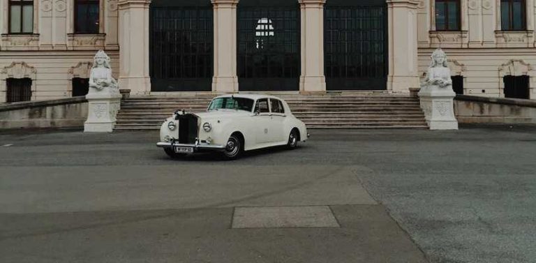 Quelle voiture pour mariage Glamour ?    