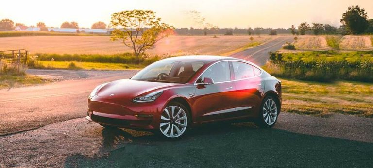 Tout savoir sur la voiture électrique Tesla Model 3