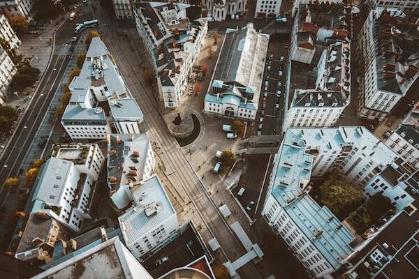 Comparaison des Options de Voyage entre Paris et Nantes: Quelle Voiture Choisir?