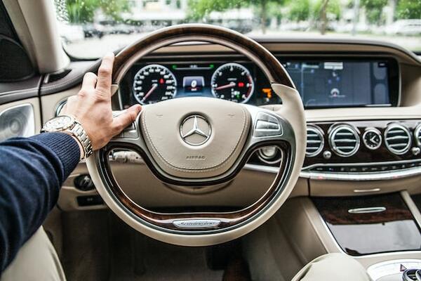 Comment mettre en location sa voiture de luxe??