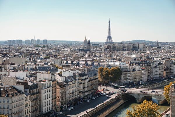 Comment éviter les pièges courants dans la location de voiture à Paris