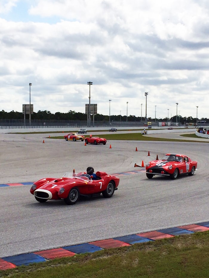 Ferrari 250 Testa Rossa sur circuit