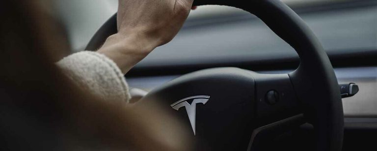 Tesla : voiture de luxe ou simple voiture du futur ?