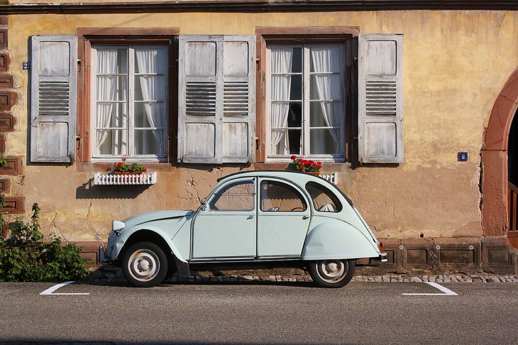 L’histoire des marques de voitures françaises les plus célèbres : Citroën, Renault, Peugeot