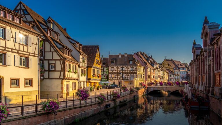 Découvrez les Destinations de Roadtrips Méconnues mais Incontournables en France