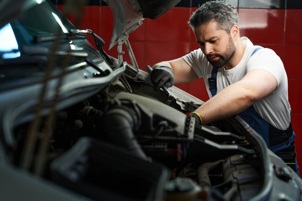 Comment remplacer la courroie de distribution d'une voiture ?