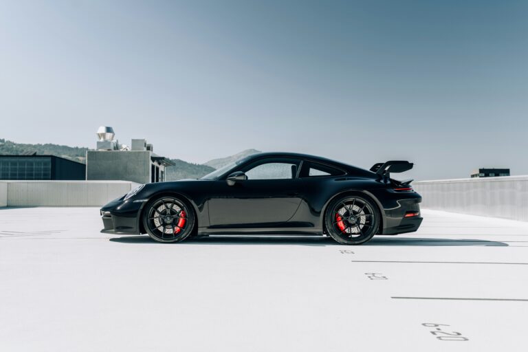 Guide pour rejoindre un club Porsche : vivez votre passion à 100% !