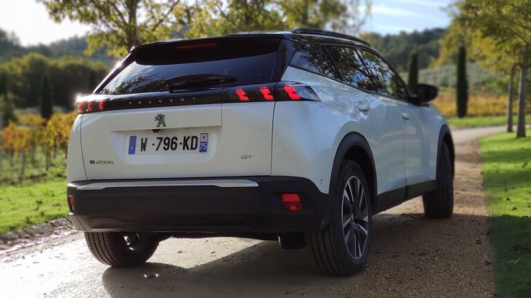 Les Meilleures Voitures Familiales Peugeot pour Confort et Espace