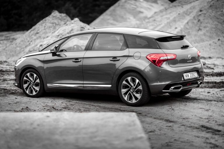 Voiture DS5 : Élégance, Performances et Économie de Carburant