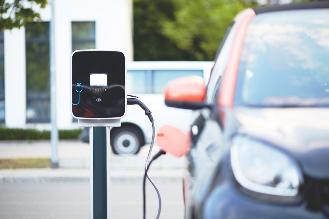 Les Inconvénients des Voitures Électriques : Ce Qu’il Faut Savoir
