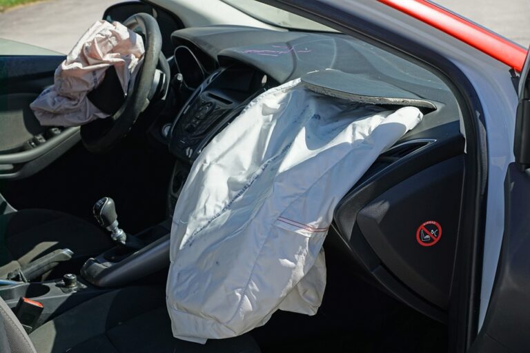Assurance Auto Risque Aggravé : Conseils et Solutions pour Conducteurs à Risque