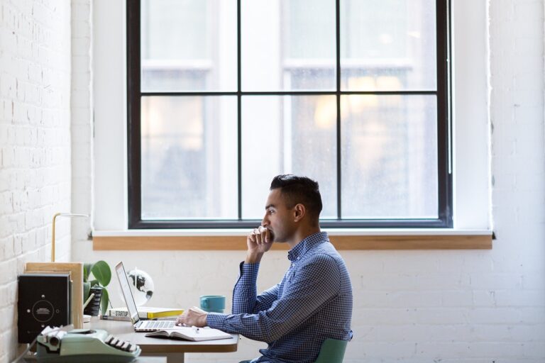 Comment surmonter j&rsquo;ai raté mon code 10 fois : conseils pour réussir enfin
