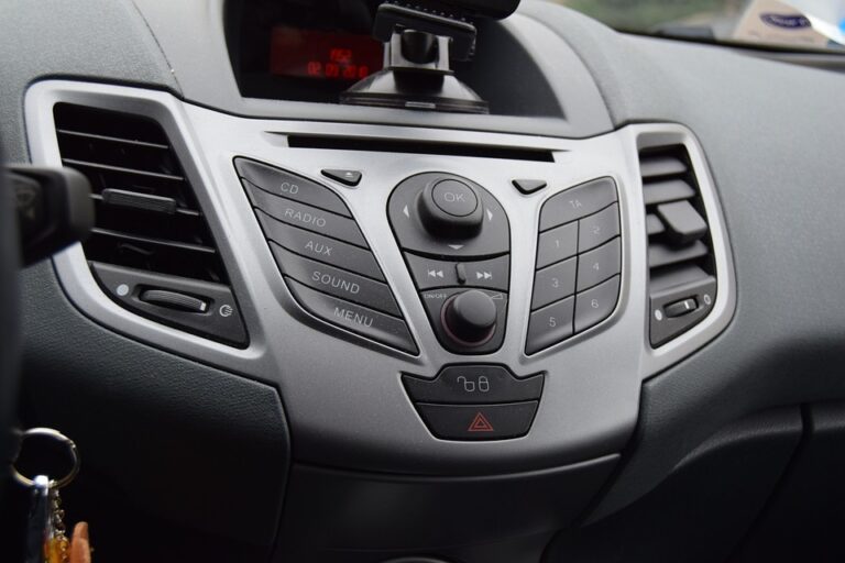 Clio 3 voyant moteur clignote : causes et solutions !