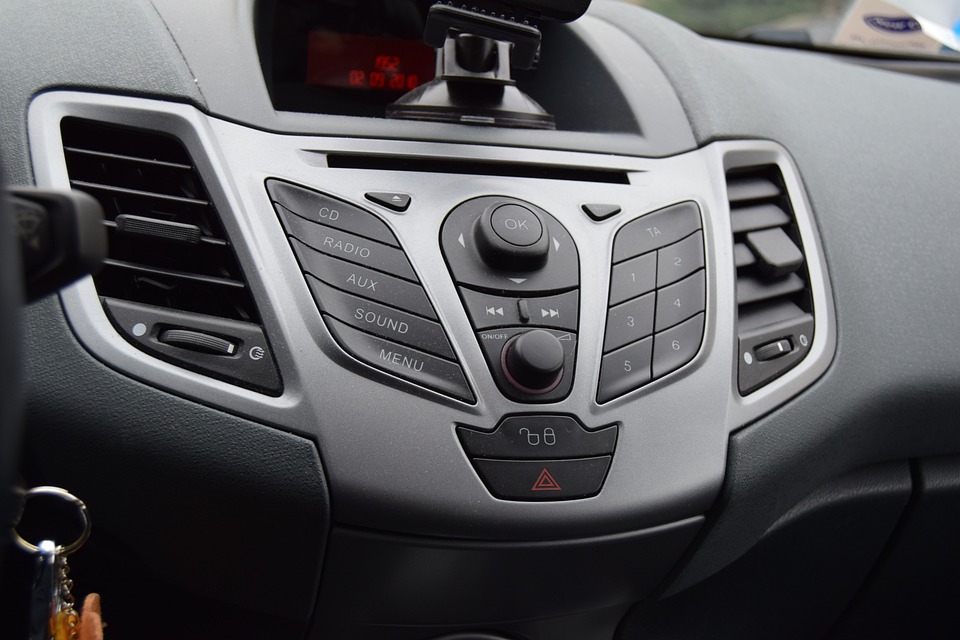 Clio 3 voyant moteur clignote : causes et solutions !