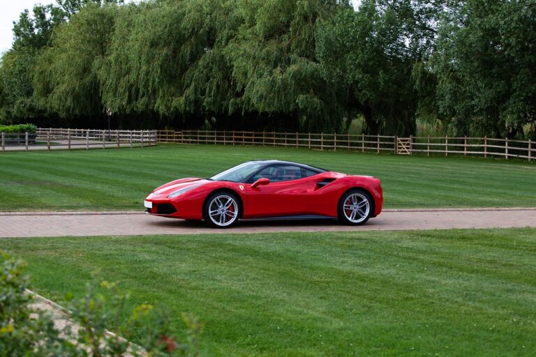 Ferrari et Messi : quand le luxe rencontre le football !