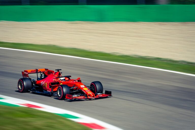 Rôle crucial du directeur écurie Haas : stratégie et succès en Formule 1