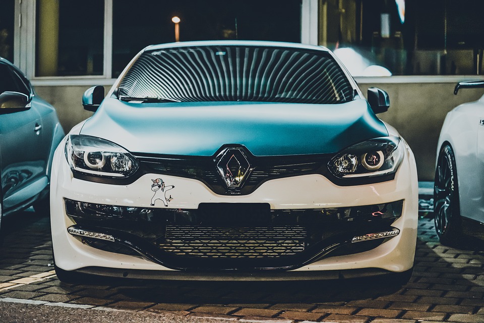 Mégane 2 ne démarre plus : causes et solutions pour voyants inactifs !