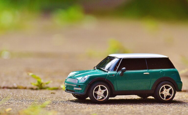 Mini Cooper qui s&rsquo;éteint tout seul : causes et solutions essentielles !