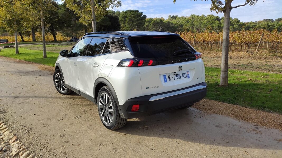 Quantité huile moteur Peugeot 2008 1.2 PureTech 130: guide complet