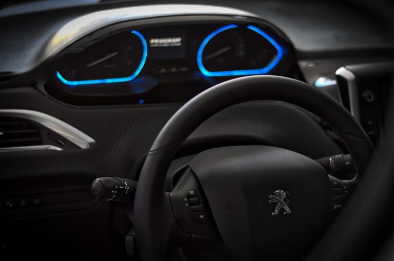 Voyant Peugeot 308 : signification et guide complet des voyants lumineux !