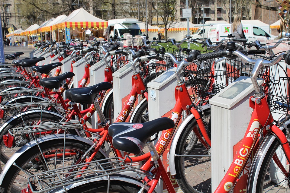 Politique de mobilité : Impact écologique et stratégies durables en ville !