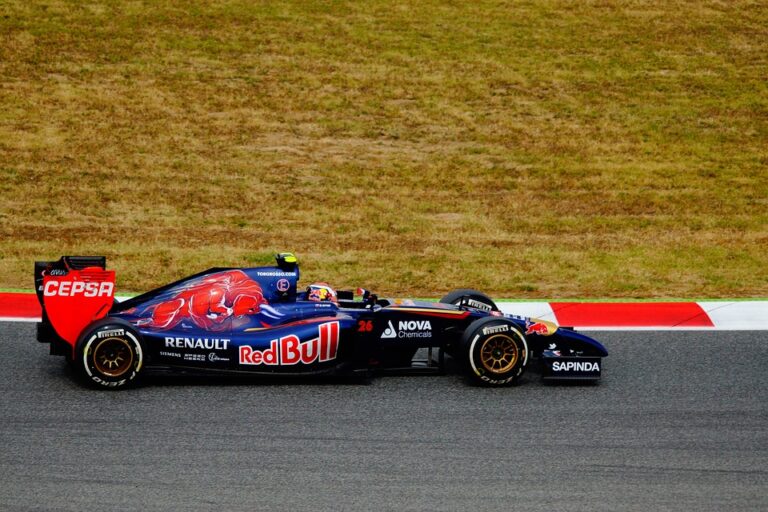Alpha tauri moteur : innovations et performances en Formule 1 2024 !