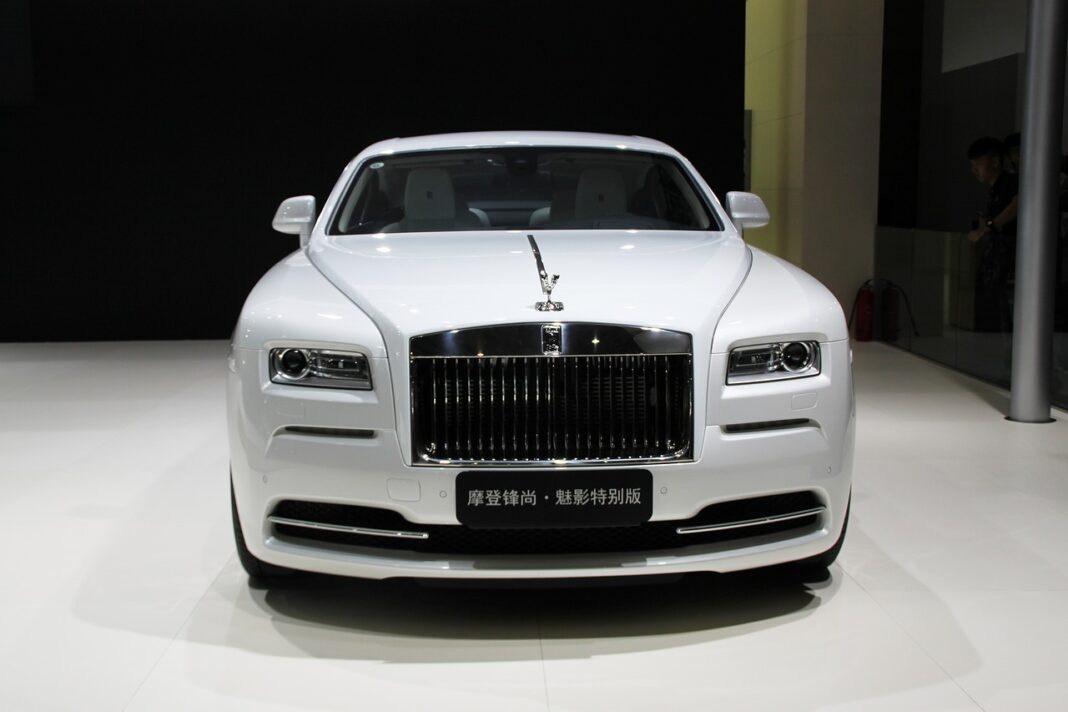 Top marques anglaises de voitures : luxe et performance incomparables !