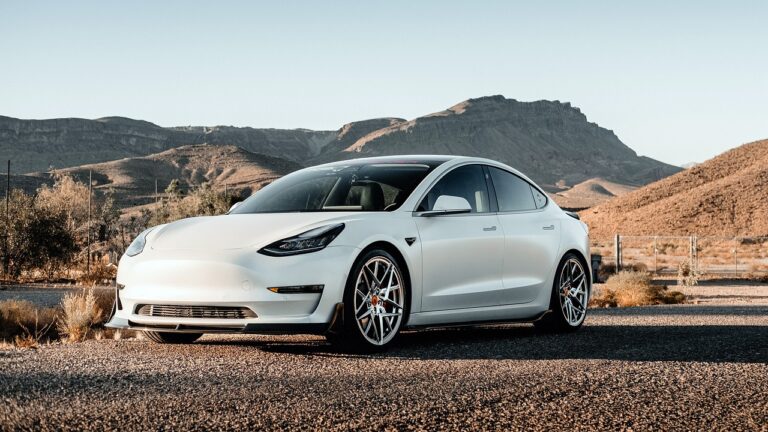 Voiture électrique GTA : impact et futur dans le jeu vidéo !