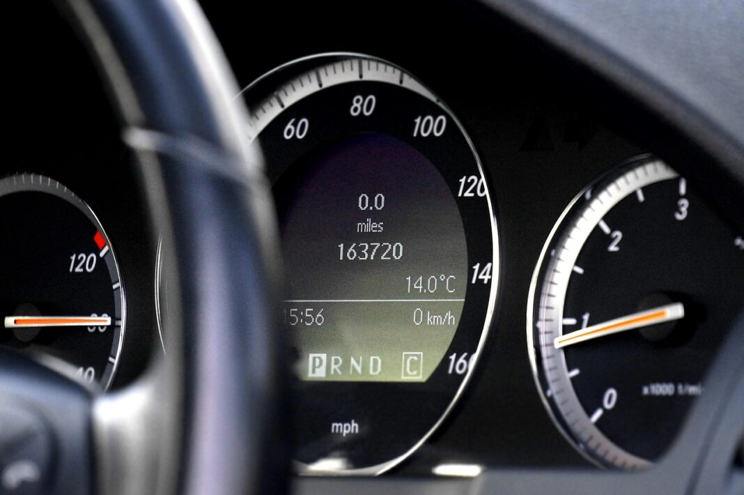 Niveau d’huile qui augmente moteur diesel : causes et solutions !