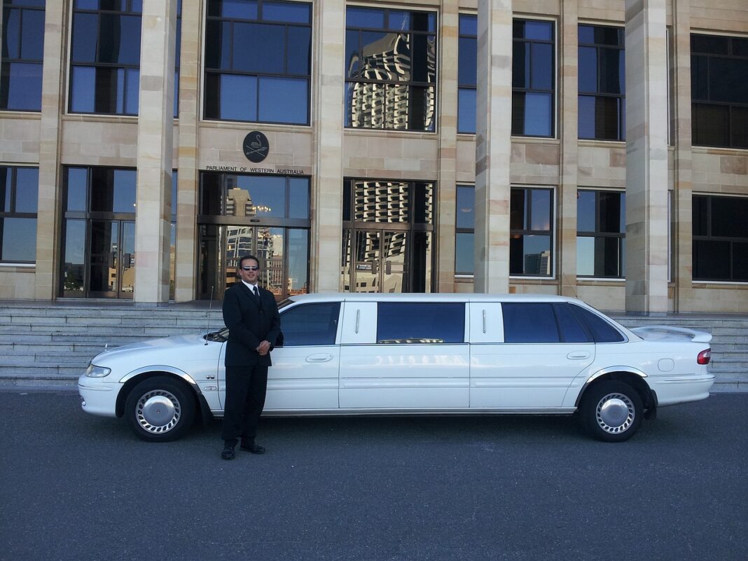 Chauffeur moto : service efficace pour trafic urbain et gain de temps !