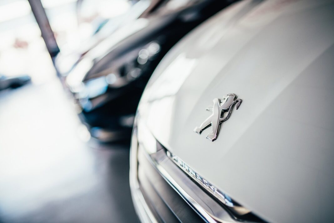 Huile moteur Peugeot 2008 essence : guide d’achat et entretien optimal !