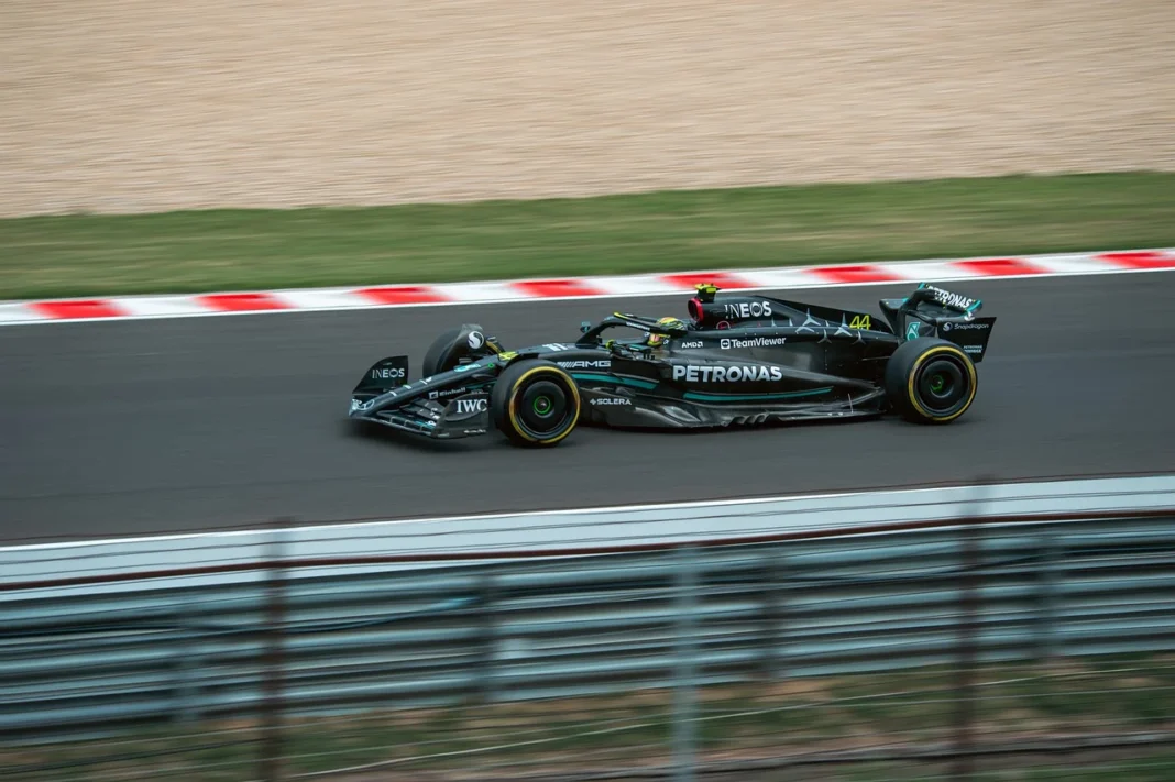 Voiture F1 : vitesse, histoire et innovations techniques impressives !