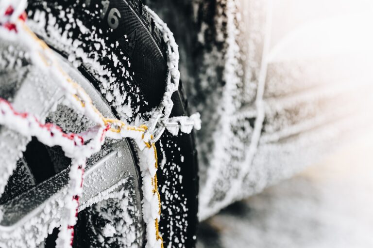 Comment reconnaitre des pneus neige : guide pratique et astuces simples !