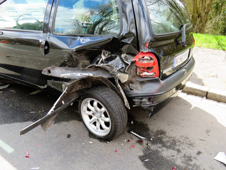 Guide complet pour la vente de votre voiture accidentée : astuces et conseils !
