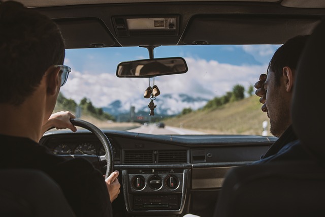 Quel est le meilleur véhicule pour un road trip ? Comparatif complet
