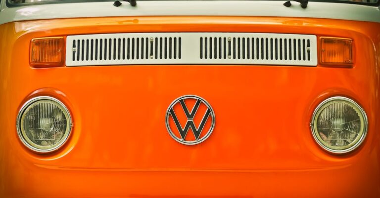 Voiture Ancienne Anglaise : Découvrez les Marques Légendaires et Leur Histoire