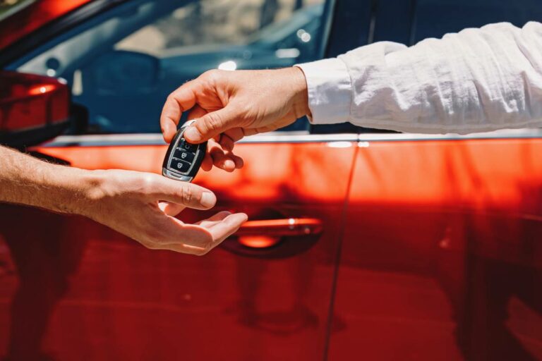 Comment réduire les délais de livraison lors de l'achat d'une voiture neuve ?