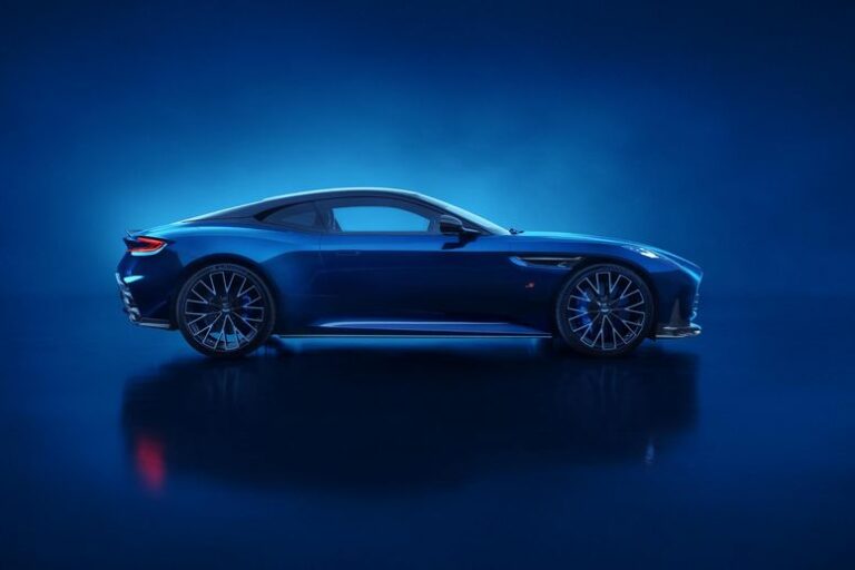 image de profil de la nouvelle aston martin db12s