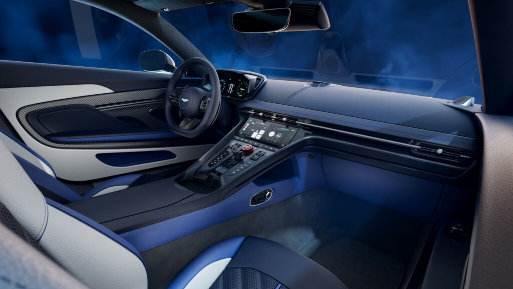 l'intérieur de la nouvelle aston martin db12s