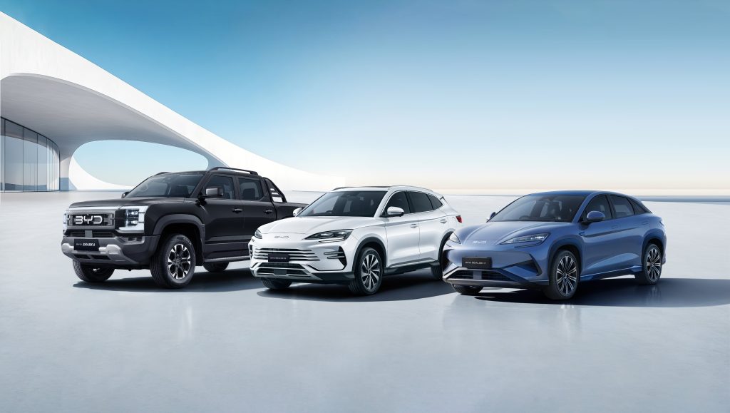 L’Écart se Creuse : BYD Crée un Gouffre de 400 000 Véhicules sur Tesla en 2025