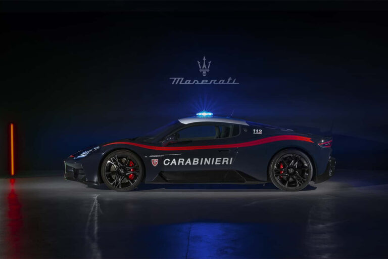 Une Maserati MCPura aux couleurs des carabinieri italiens