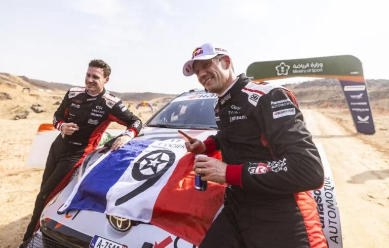 OGgier et landais qui celebrent le 9eme titre d'ogier