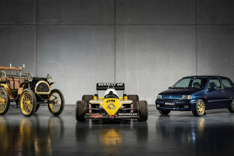 3 véhicules Renault, toutes époques confondues
