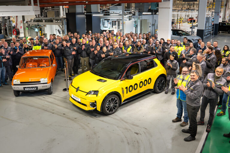 la 100 000 ème renault 5 produite, à Douai.